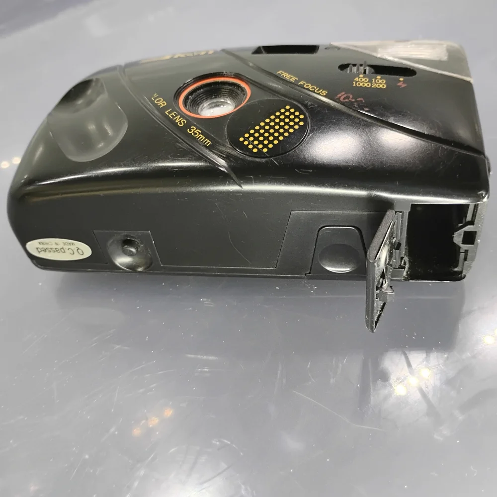 Kodak KB11 35mm Point and Shoot Film Camera in Black